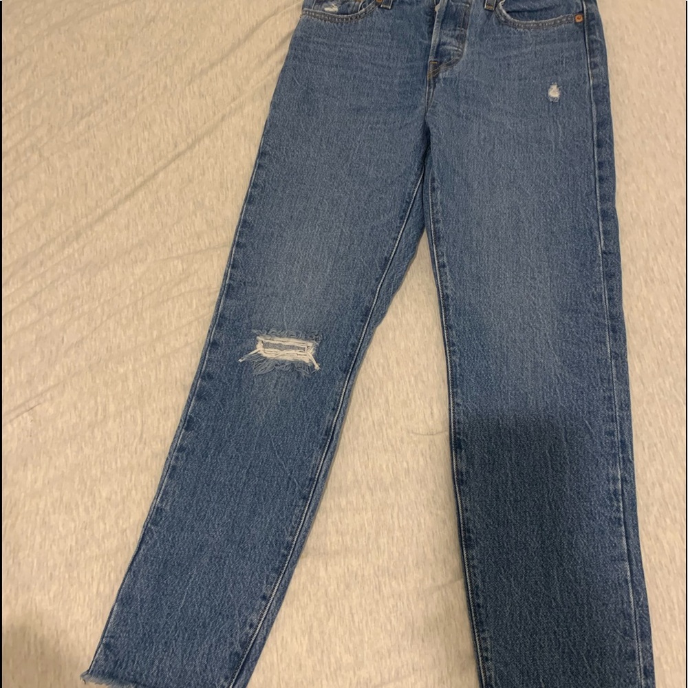 GREAT CONDITION Levi’s 😁😁😁